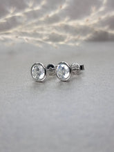 Load image into Gallery viewer, 1.00ct/Ea Moissanite Diamond Classic Bezel Setting Earrings
