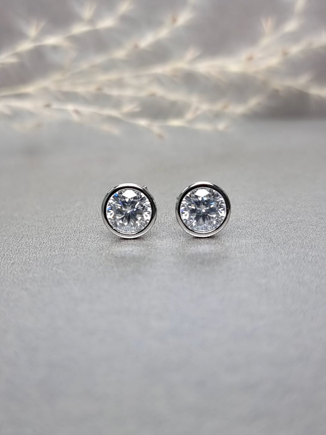 1.00ct/Ea Moissanite Diamond Classic Bezel Setting Earrings
