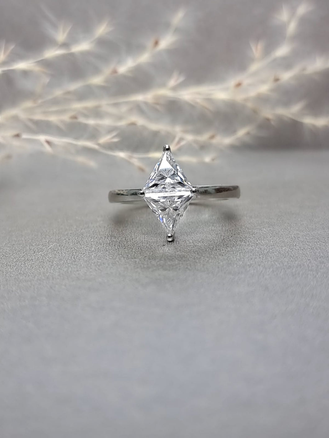 1.00ct x 2pcs Trillion cut Moissanite Diamond Classic Ring