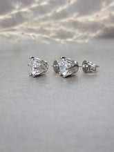 Load image into Gallery viewer, 1.00ct/Ea Moissanite Diamond Classic 6 Prongs Earrings
