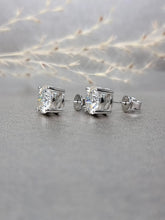 Load image into Gallery viewer, 2.00ct/Ea Round Brilliant Cut Moissanite Diamond Classic 4 prongs Earring

