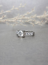 Load image into Gallery viewer, 1.00ct Round Brilliant Cut Moissanite Diamond With Side Stone Ring
