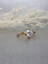 Load image into Gallery viewer, 1.00ct Round Brilliant Cut Moissanite Diamond Interception Bamboo Ring
