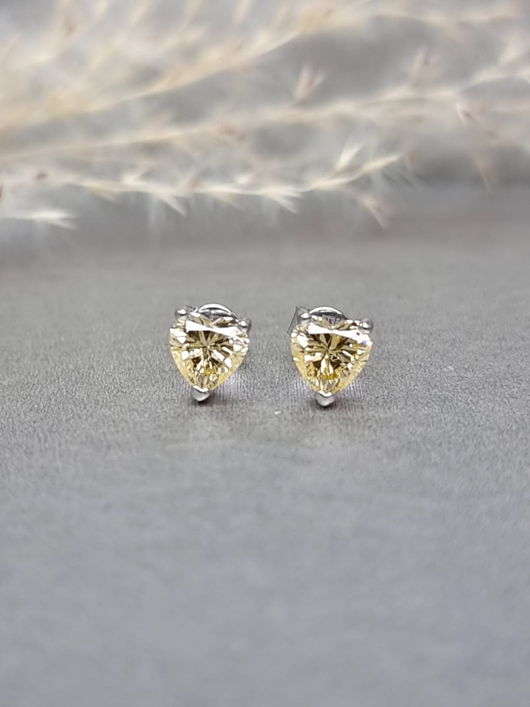 1.00ct/Ea Heart Shape Vivid Yellow Diamond Simulant Earring